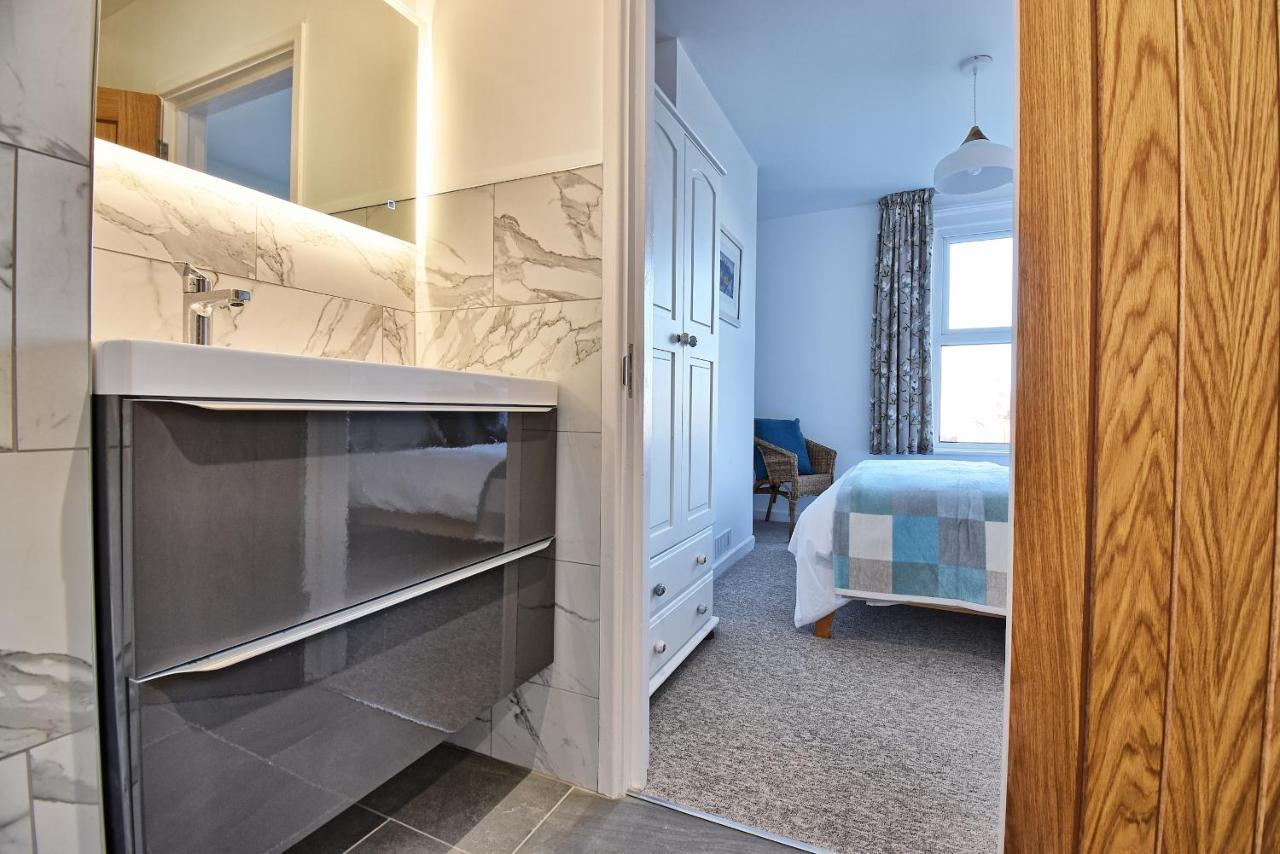 Spindrift - Views Of Chesil Dog Friendly Holiday home Weymouth