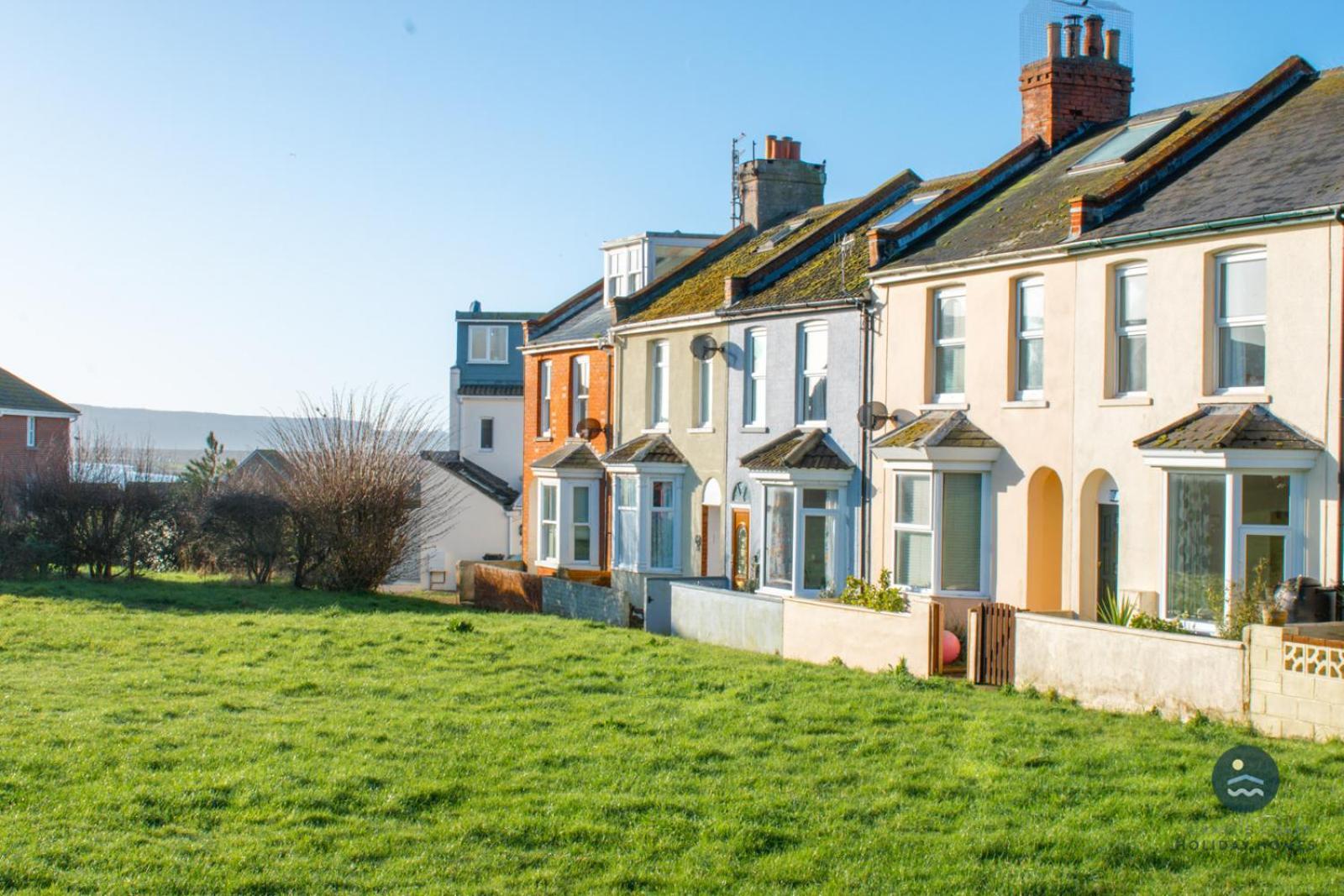 Spindrift - Views Of Chesil Dog Friendly Holiday home Weymouth