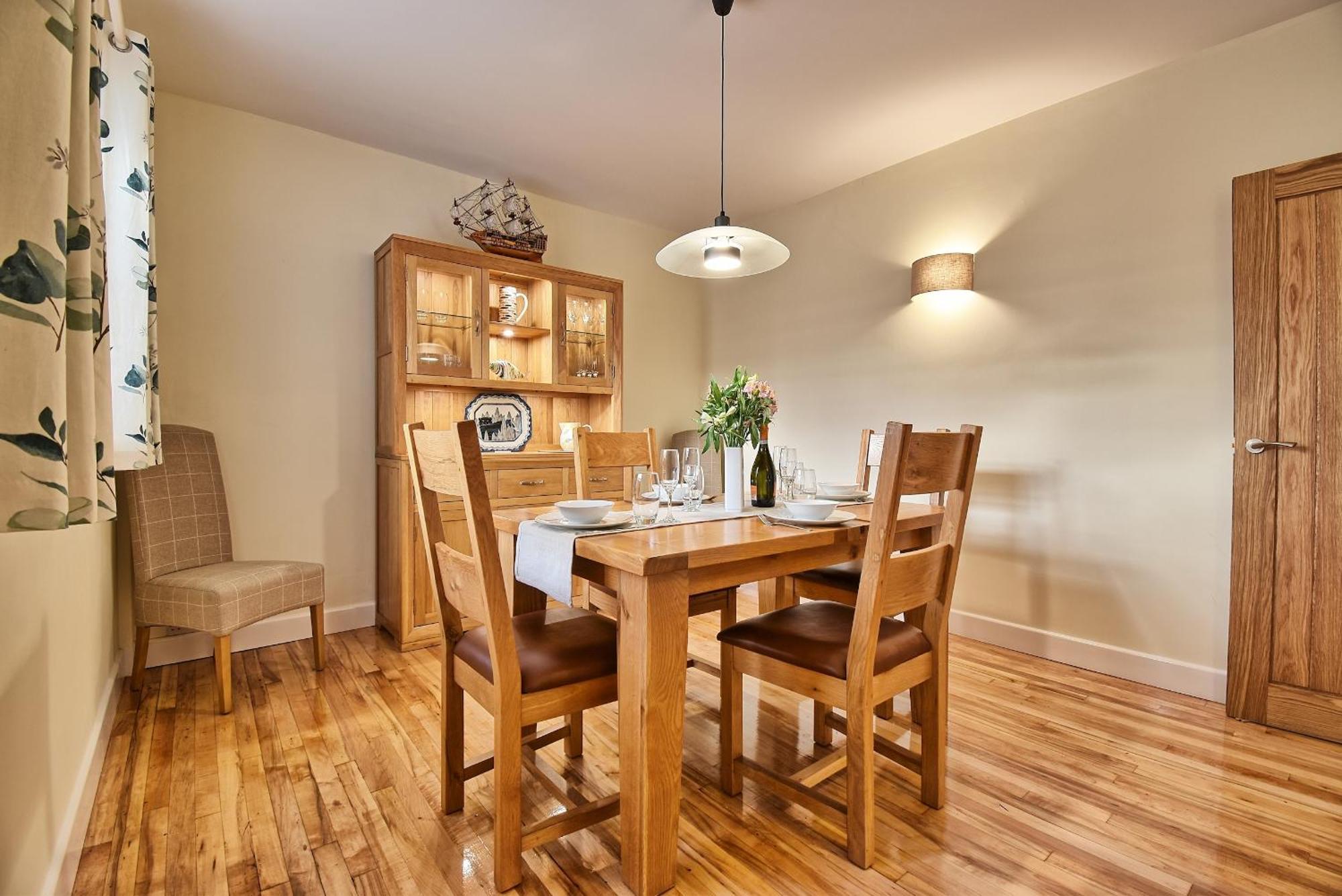 Spindrift - Views Of Chesil Dog Friendly Holiday home Weymouth